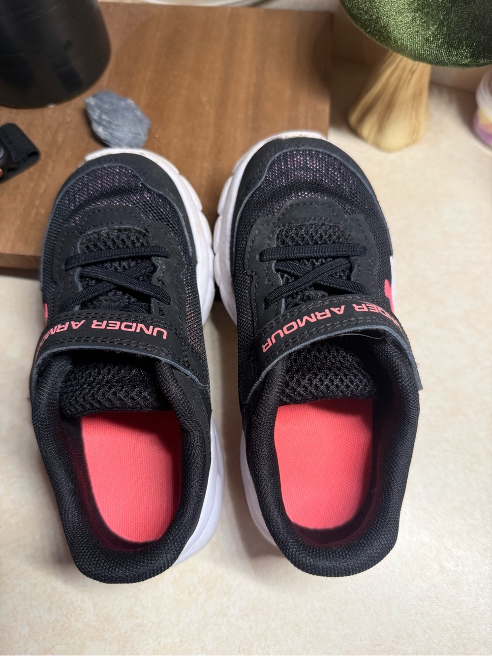 Under Armour Kids Black and Pink Hook-and-Loop Athletic Sneakers